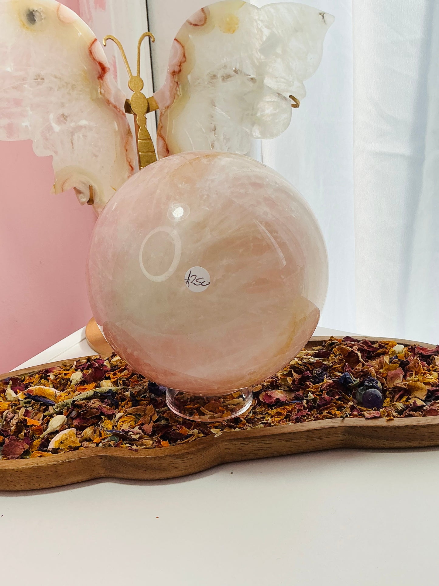 Rose quartz sphere £250