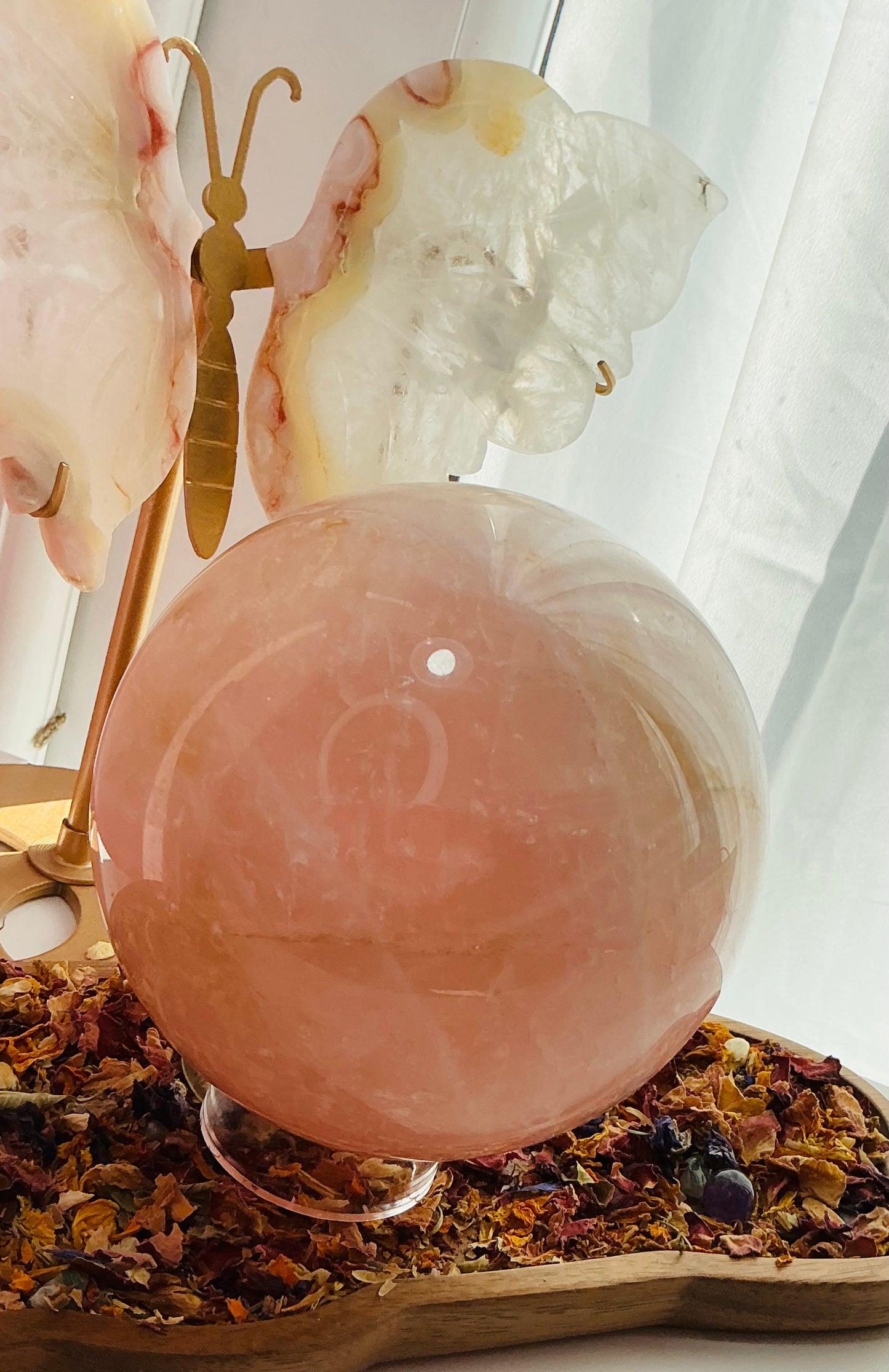 Rose quartz sphere £250