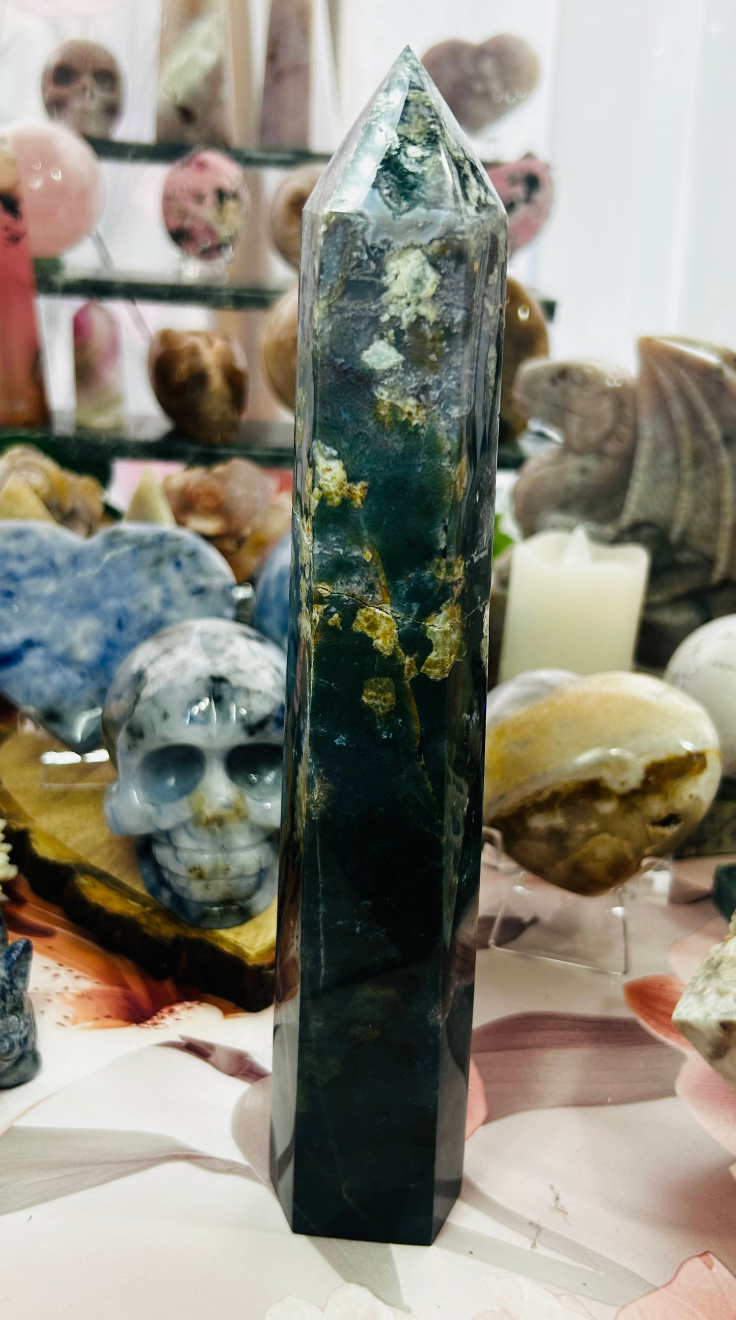 Moss agate/ ocean jasper tower with calcite