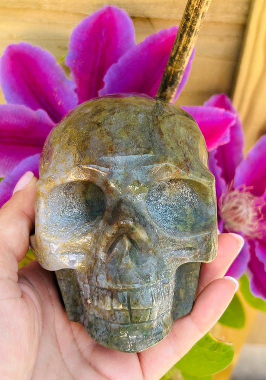 Moss agate skull