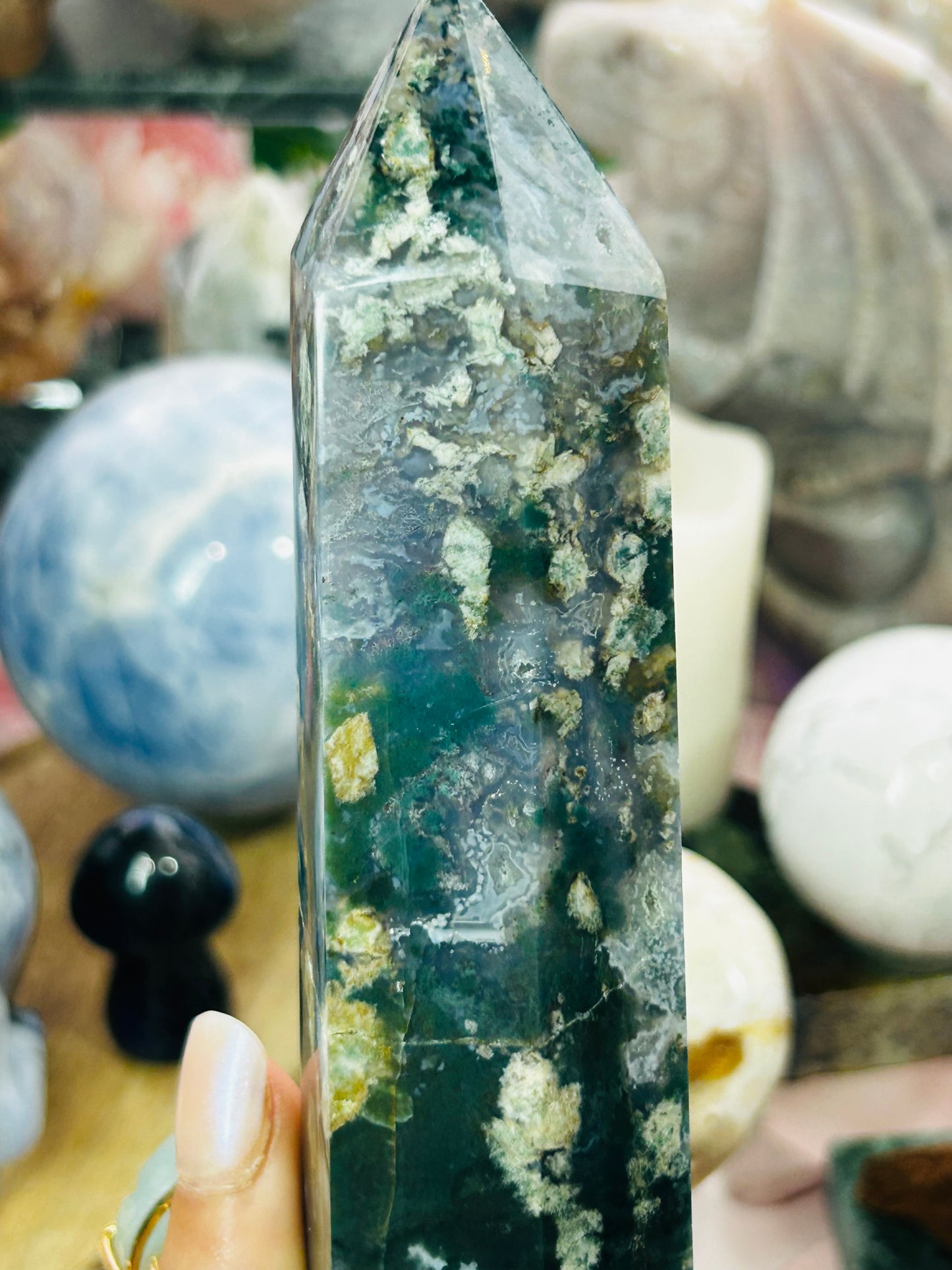 Moss agate/ ocean jasper tower with calcite