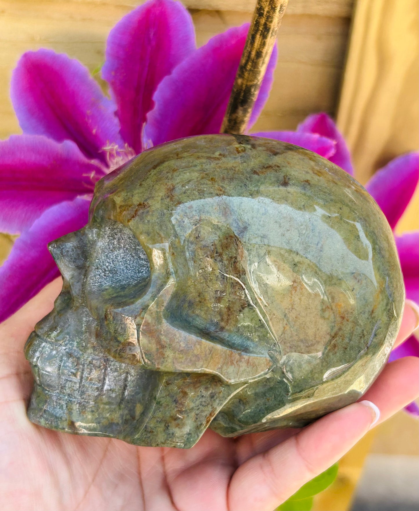 Moss agate skull