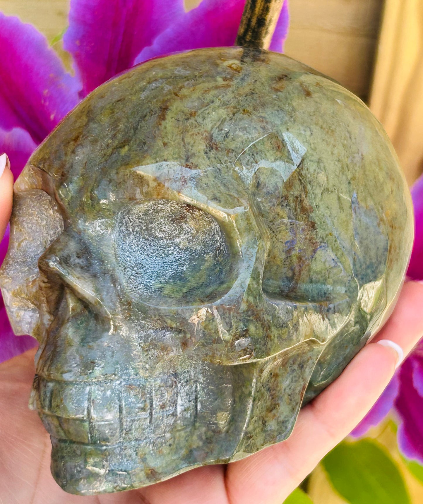 Moss agate skull