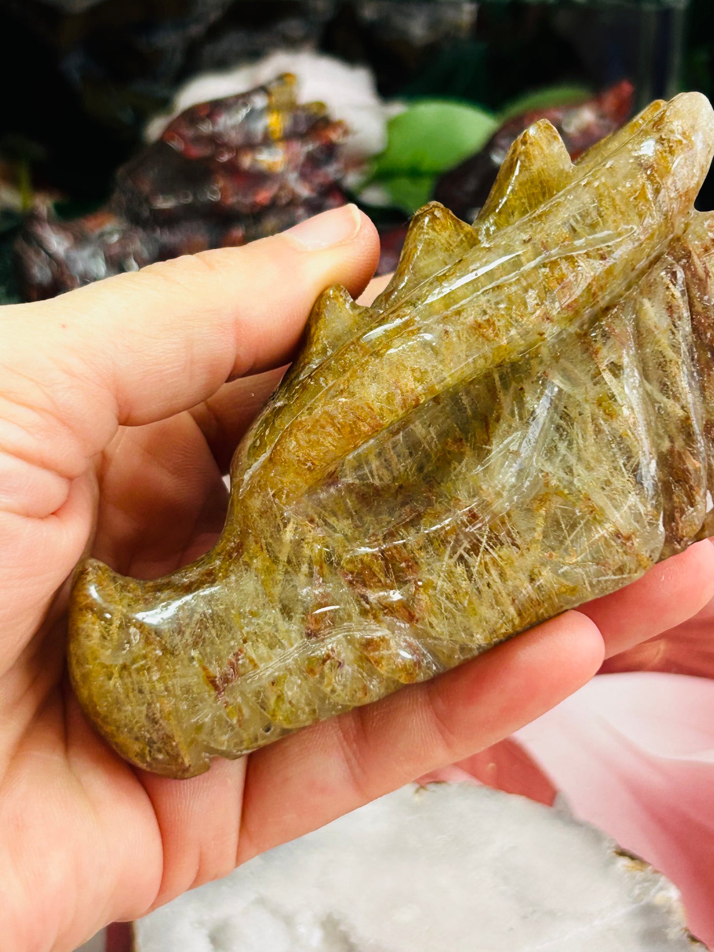 Gold rutile in quartz dragon head