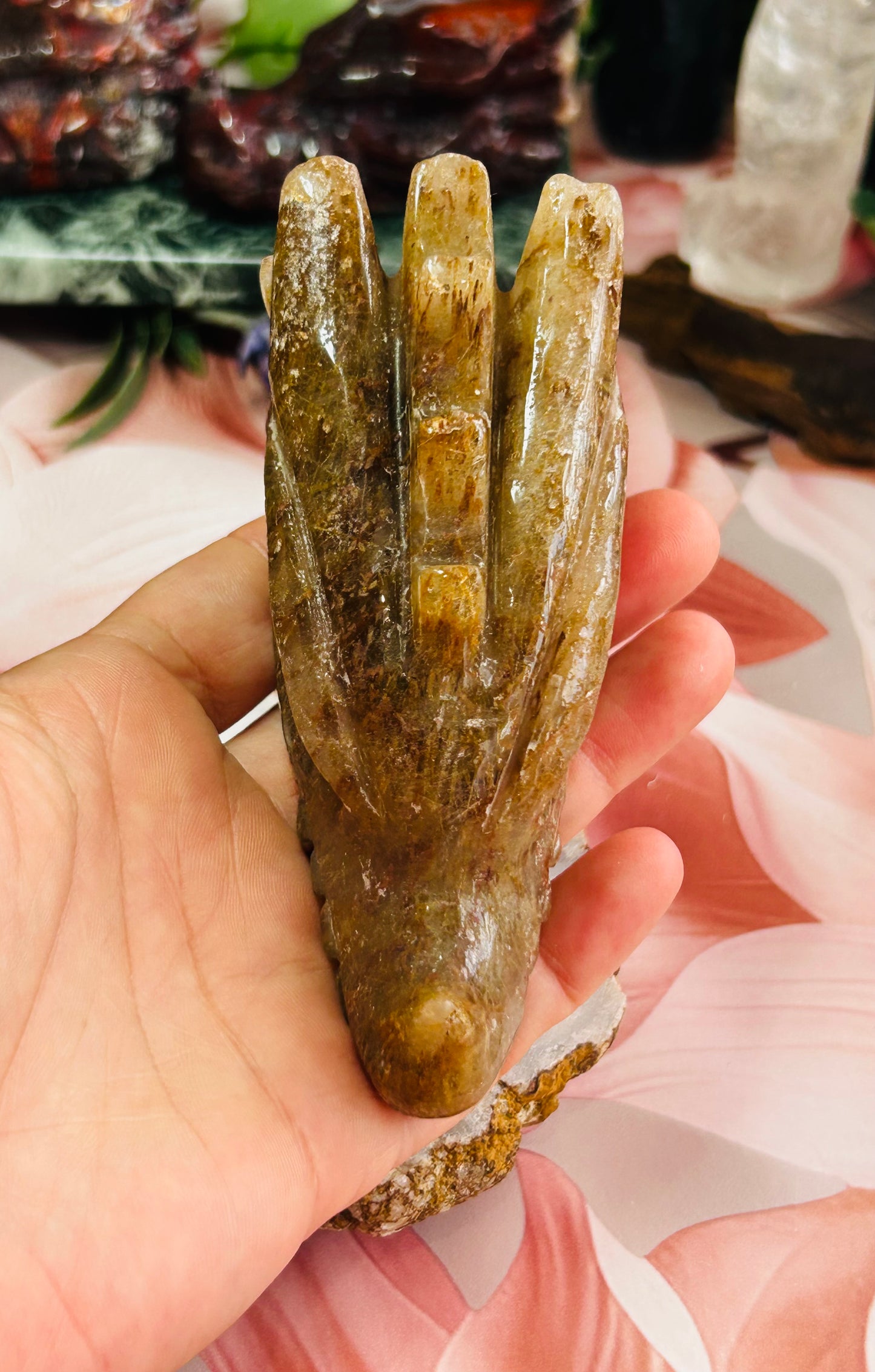 Gold rutile in quartz dragon head