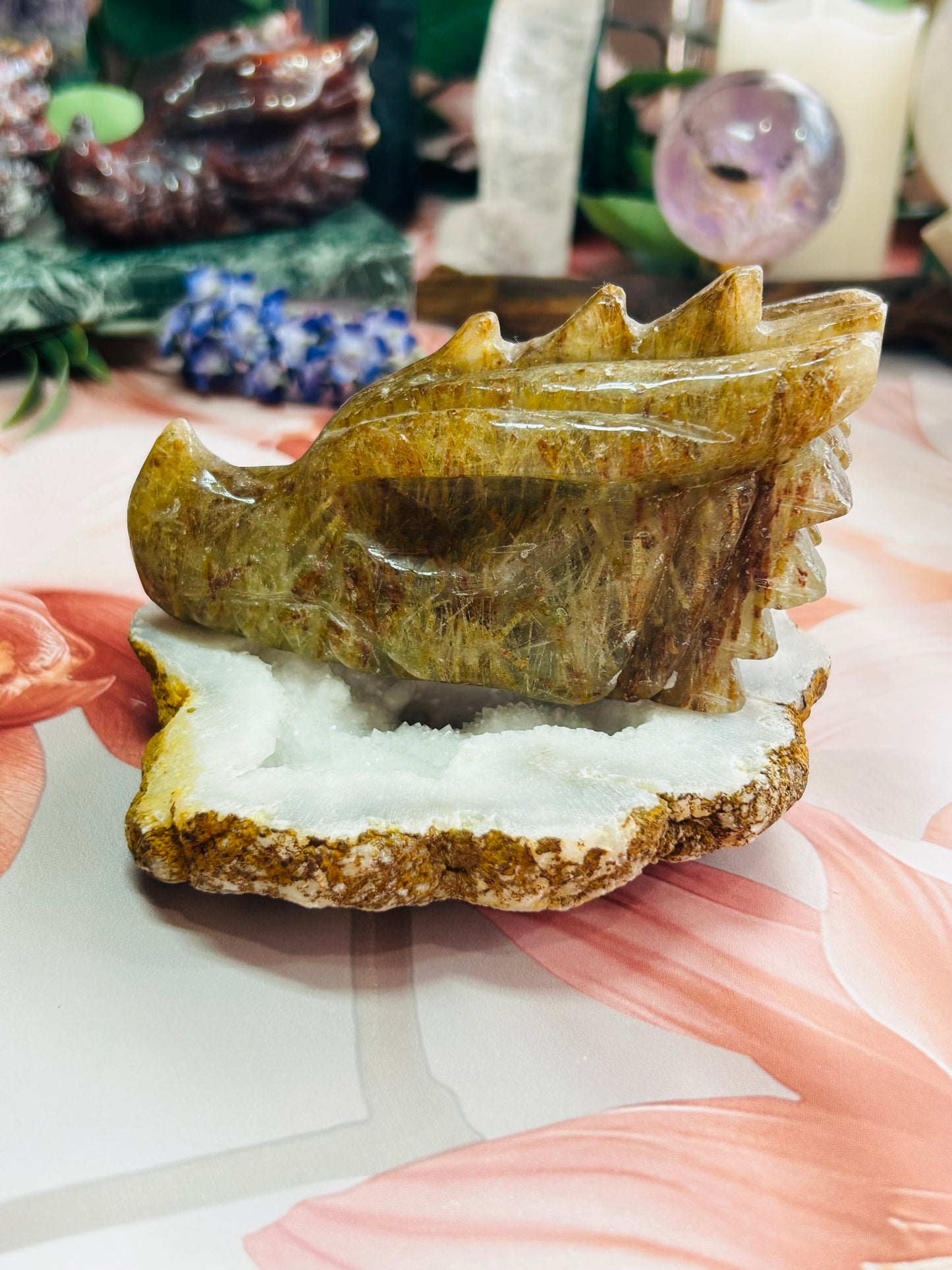 Gold rutile in quartz dragon head