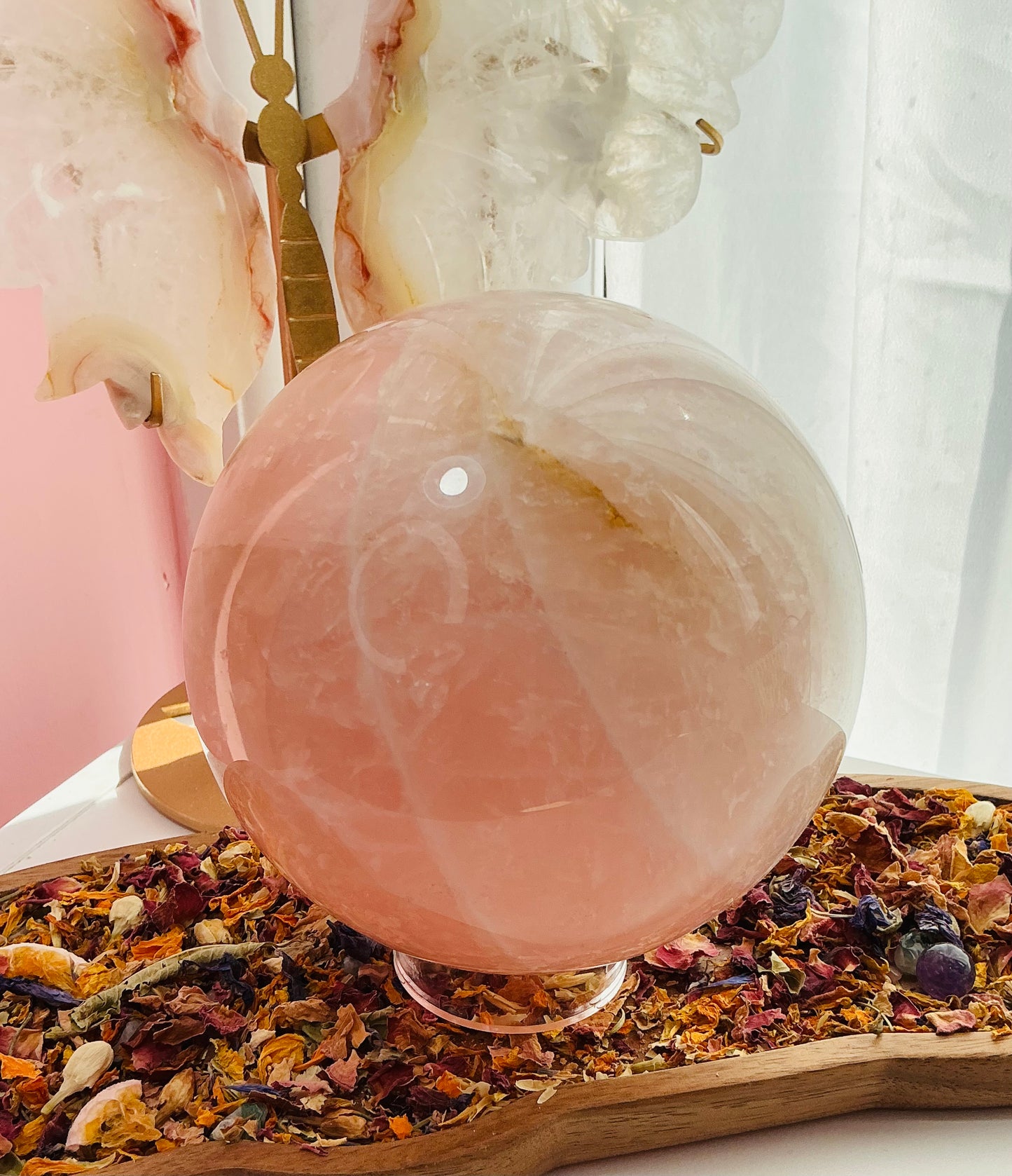 Rose quartz sphere £250