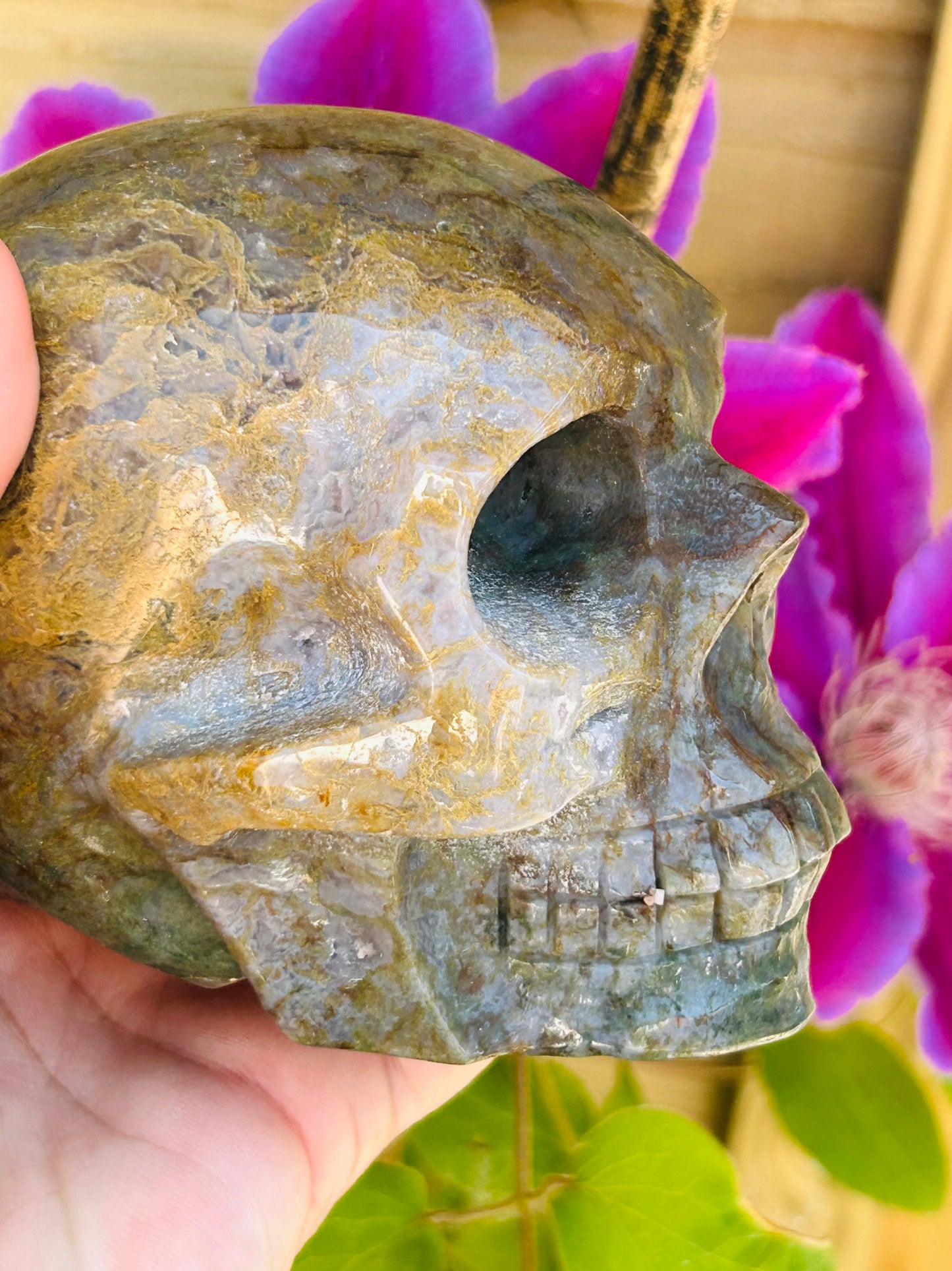 Moss agate skull