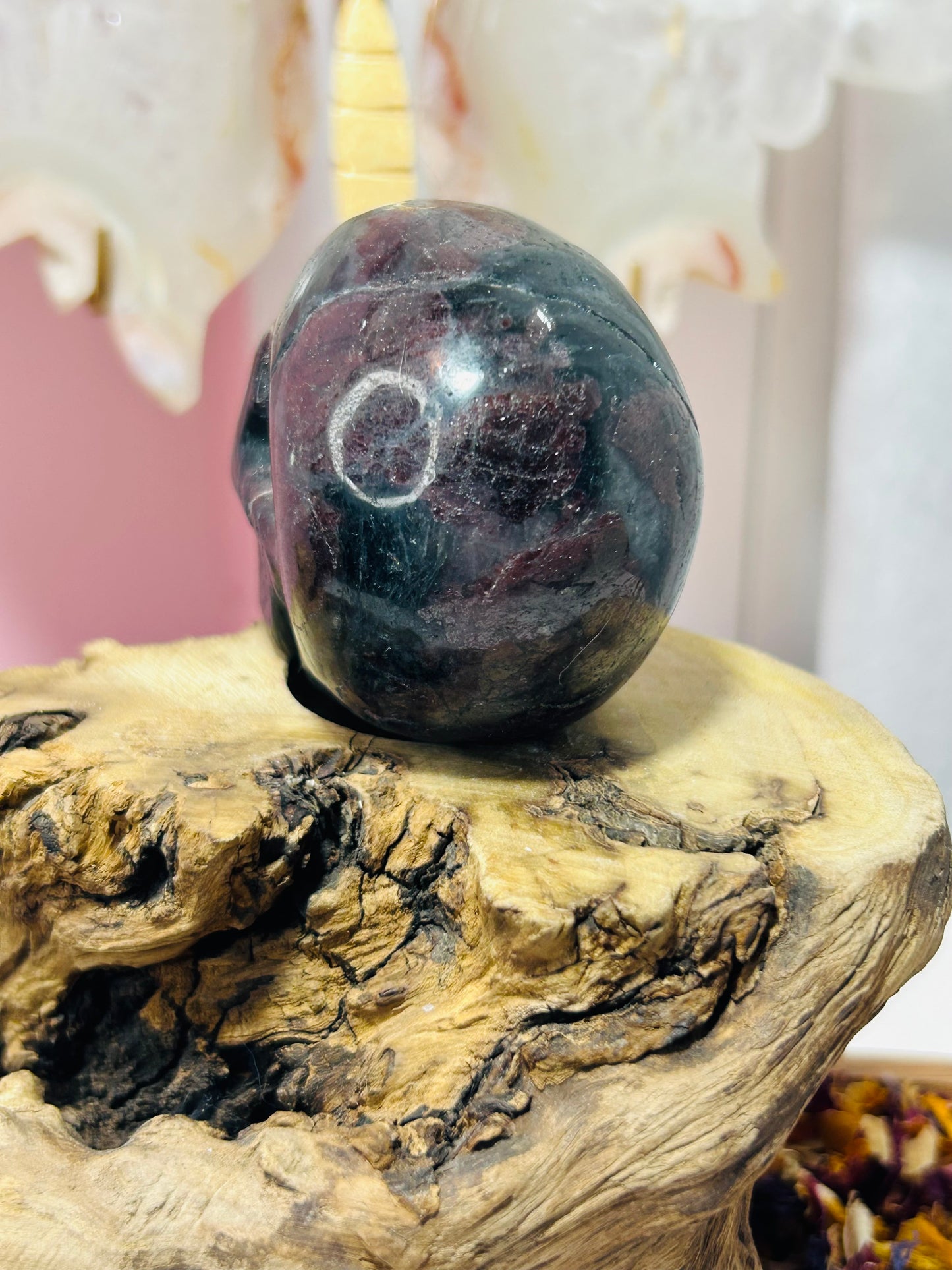 Garnet skull