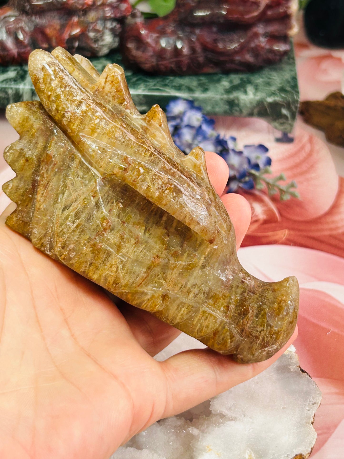 Gold rutile in quartz dragon head