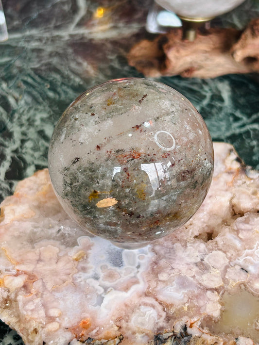 Garden quartz sphere