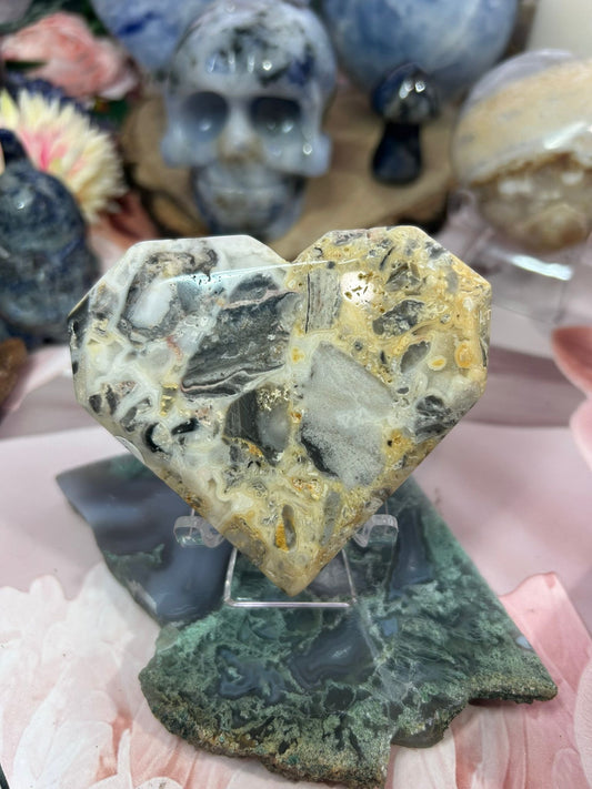 Crazy lace agate heart freestanding