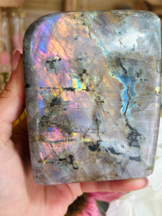 Rainbow flash labradorite