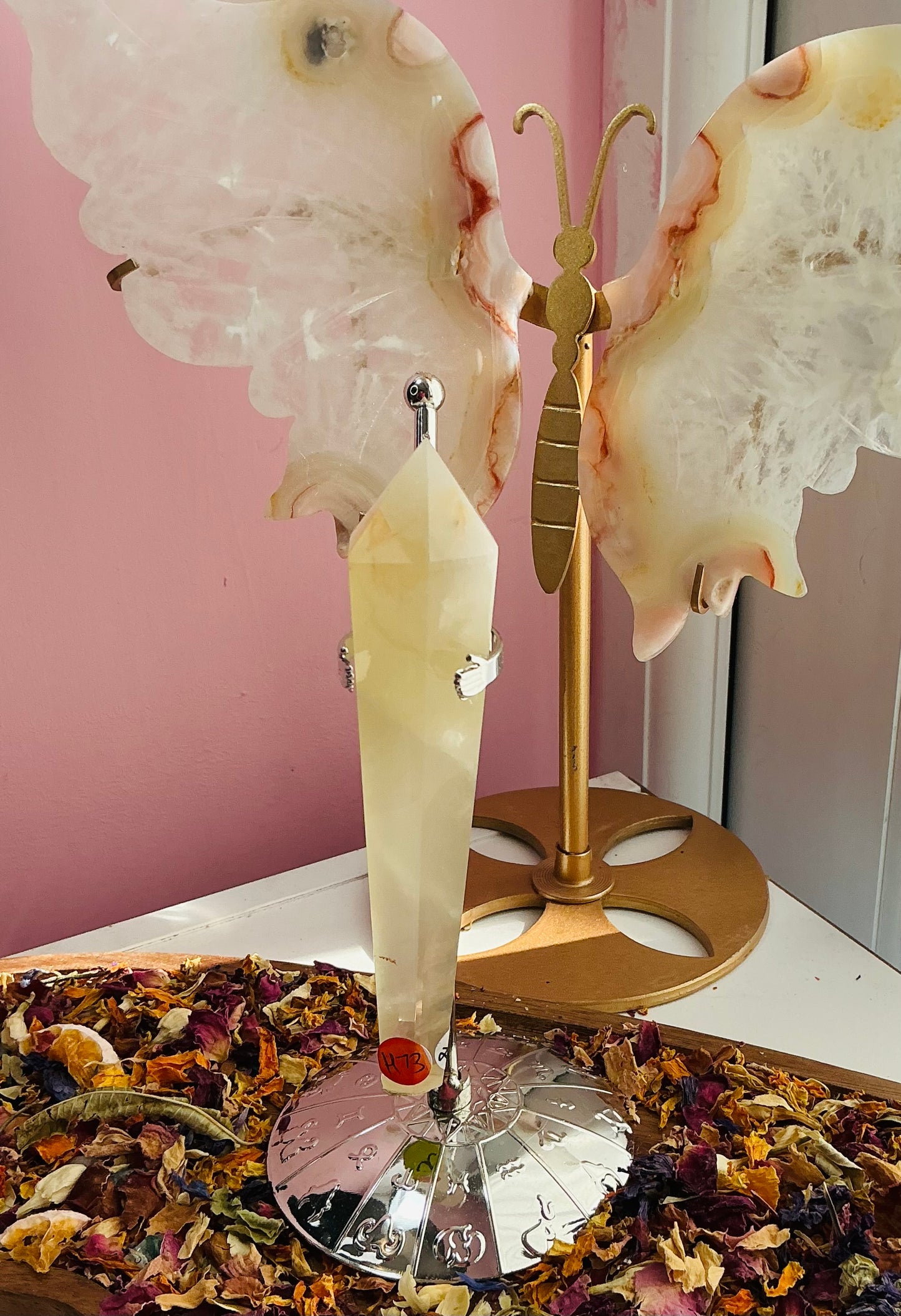 Lemon quartz  wand with stand