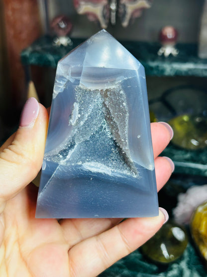 Druzy agate tower