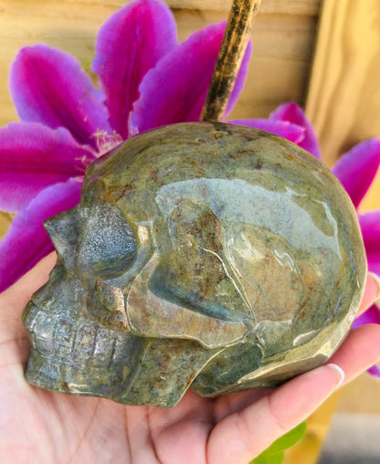 Moss agate skull