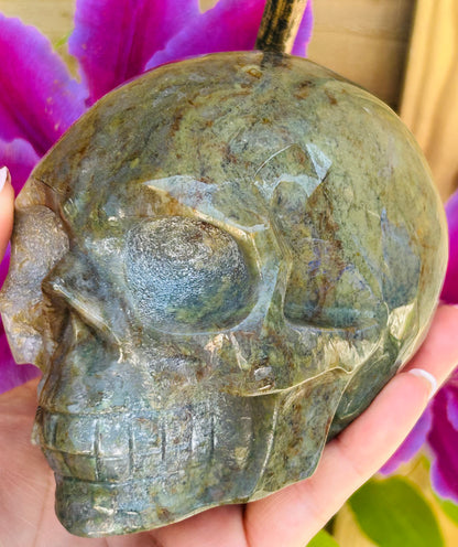 Moss agate skull