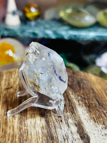 Enhydro quartz
