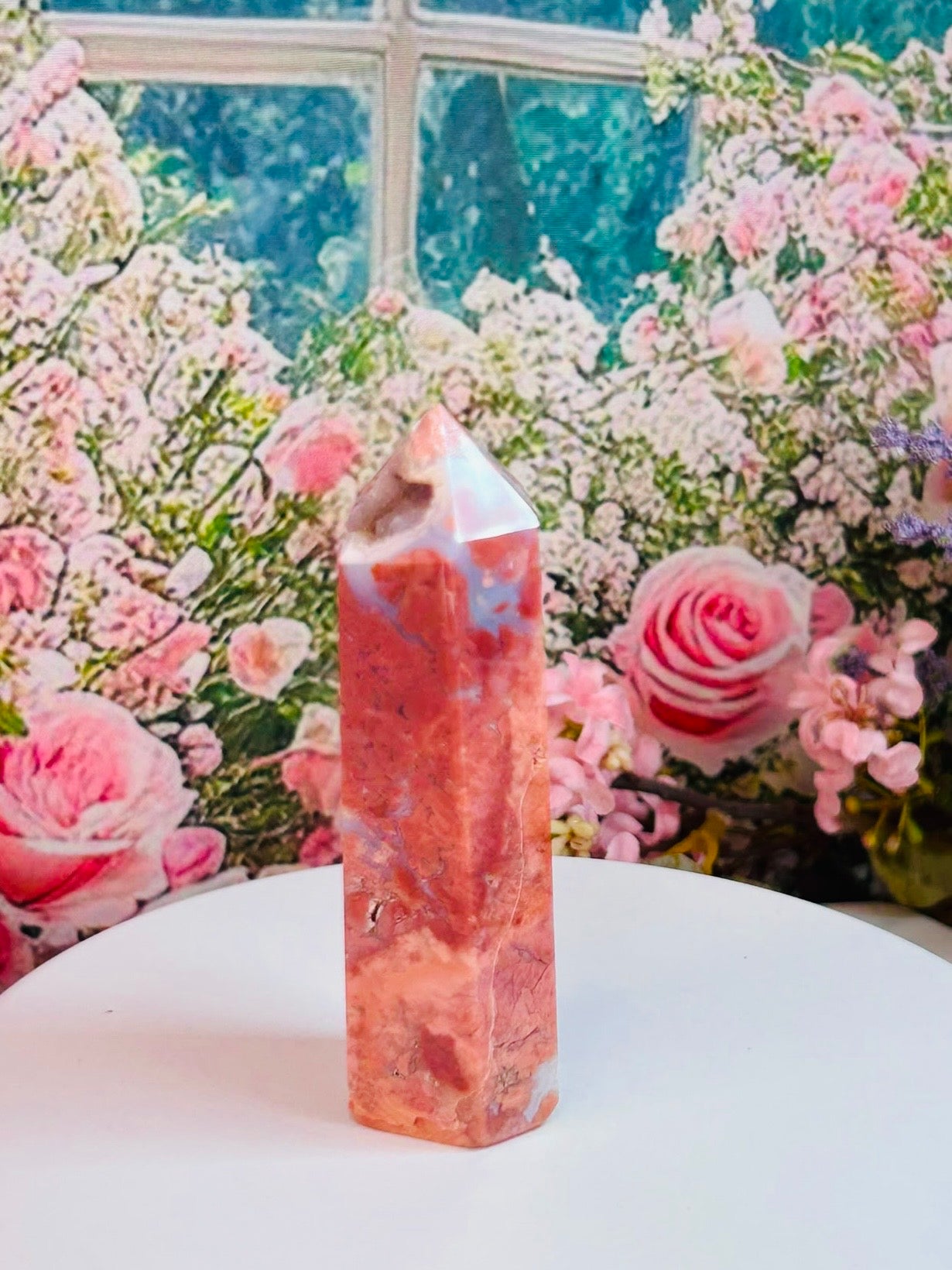 Petal agate tower with druzy