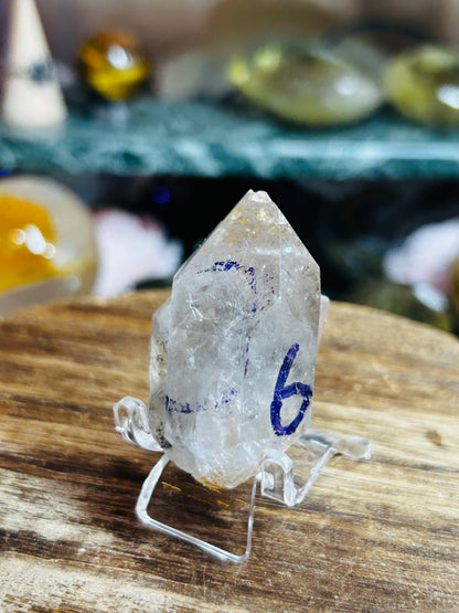 Enhydro quartz