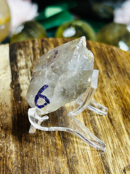 Enhydro quartz