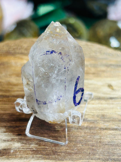 Enhydro quartz