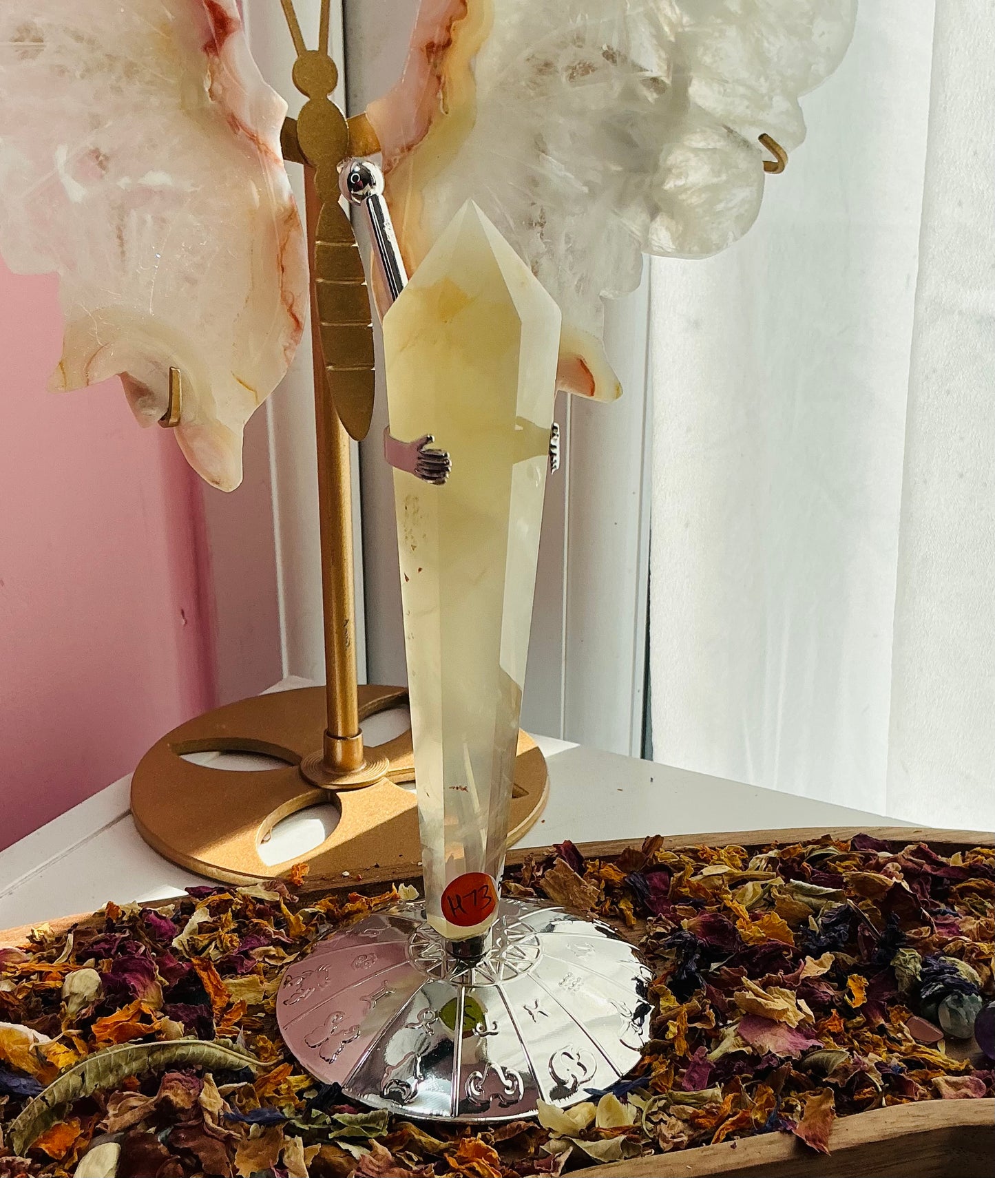 Lemon quartz  wand with stand