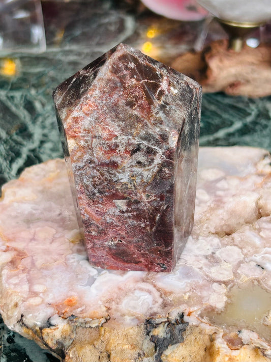 Mexican lace agate tower