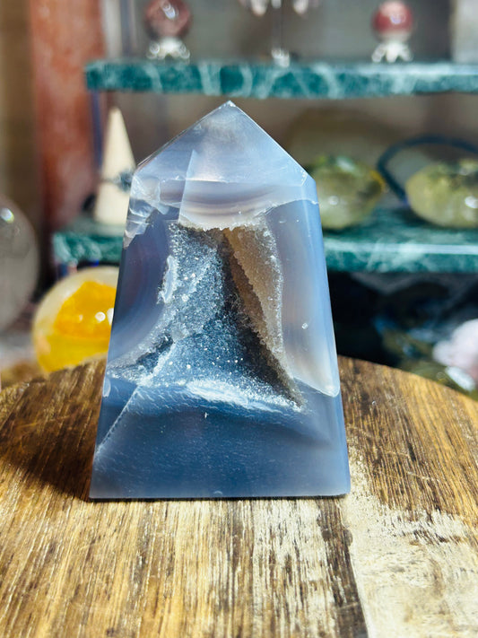 Druzy agate tower