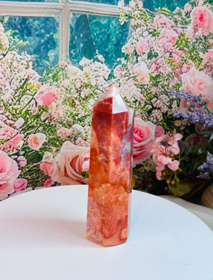 Petal agate tower with druzy