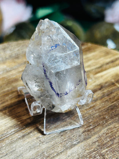 Enhydro quartz