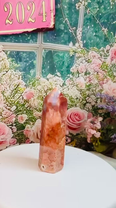 Petal agate tower with druzy